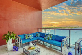 Hot tub & Unique Rooftop-Hollywood Broad-walk